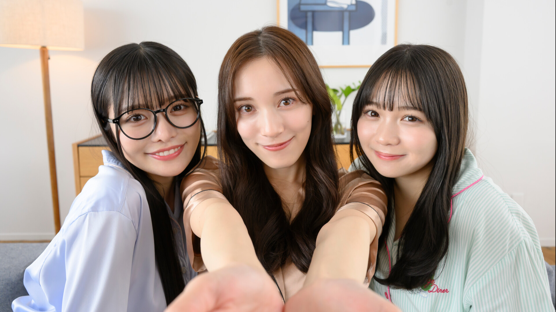 HamKoi 转生为仓鼠的我与三姐妹的甜蜜生活 游戏截图 1